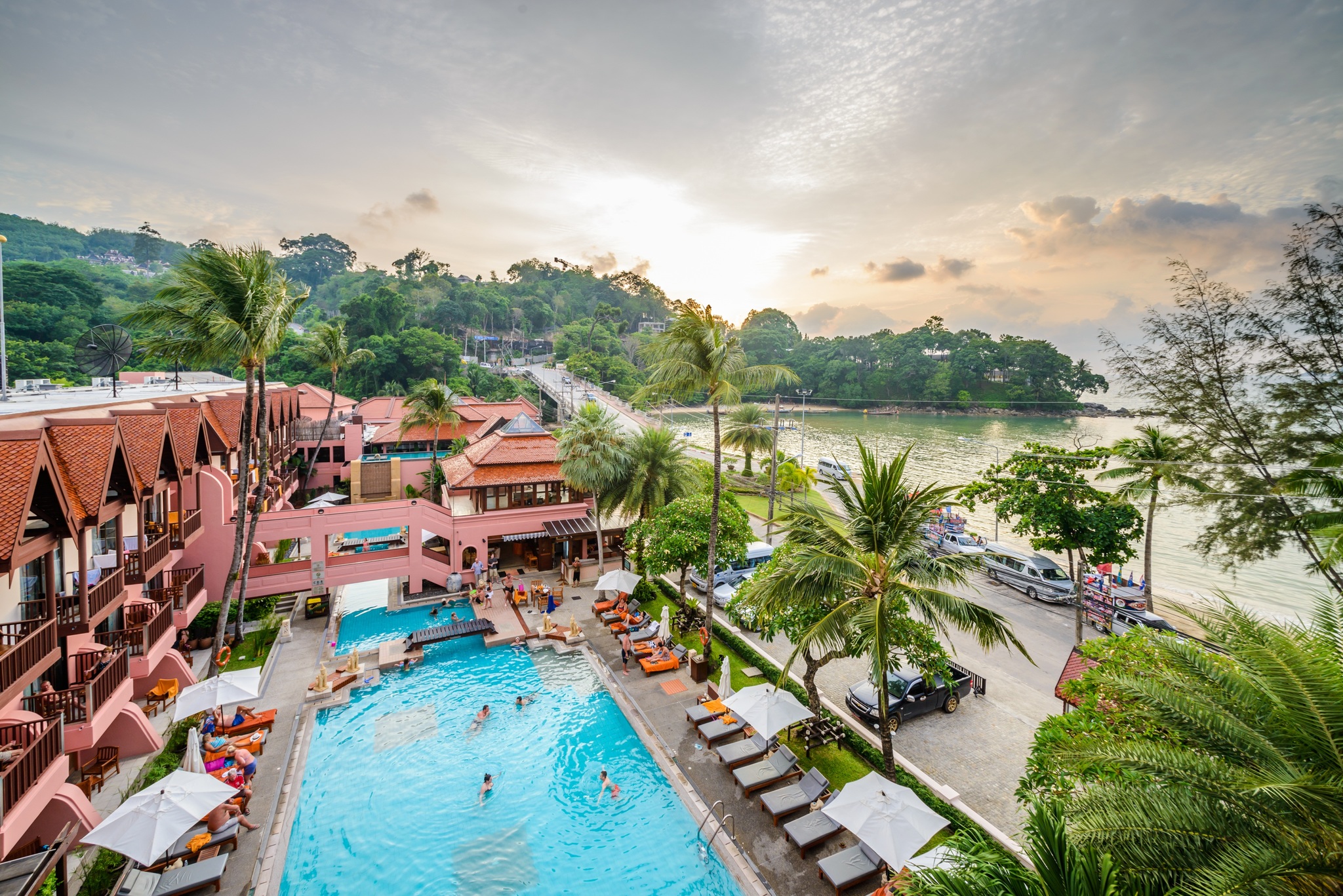 sea view patong hotel 4*